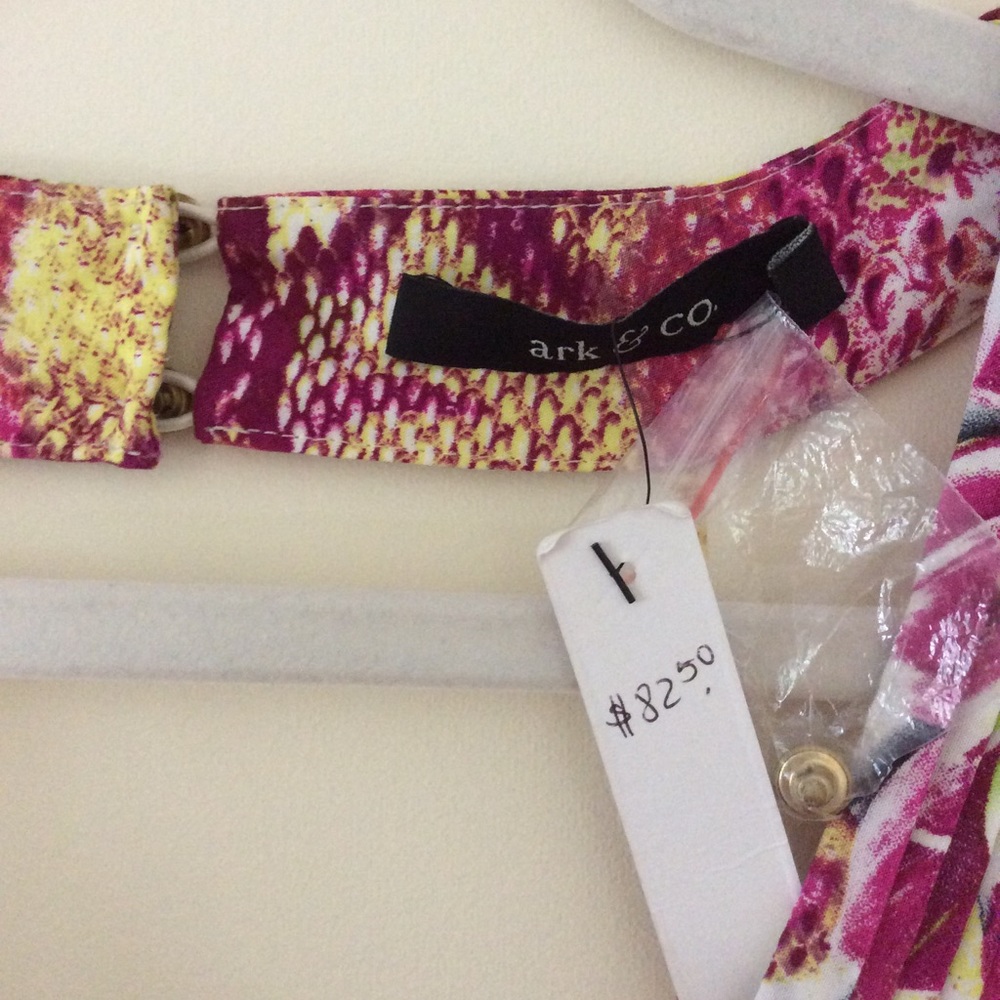 Multi pattern romper - Picture 2 of 4